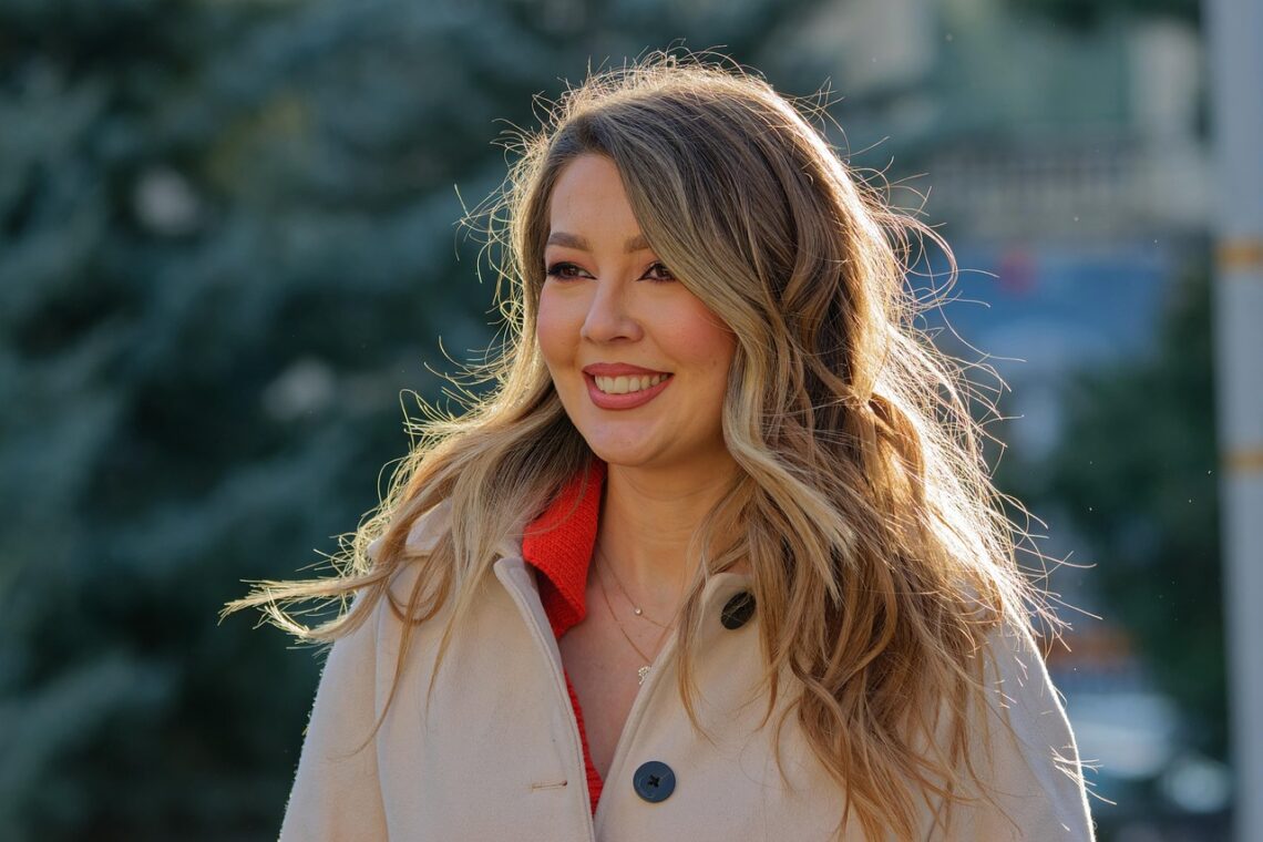 Kurtki damskie w nowym wydaniu – trendy, które podbiją jesień 2025